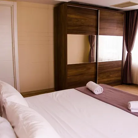 Flamingo Apart-hotel 3*